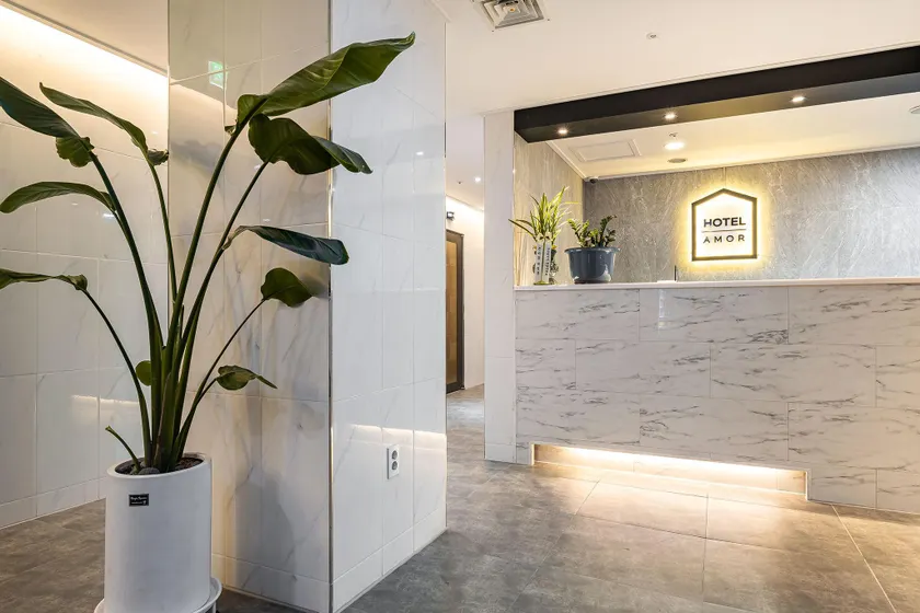 Hotel Amor - Image 1