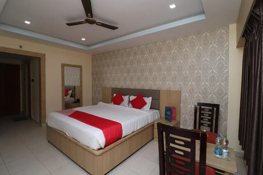 OYO 36189 Dawat Hotel - Image 1