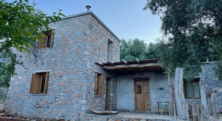 Petres old village house - Image 1
