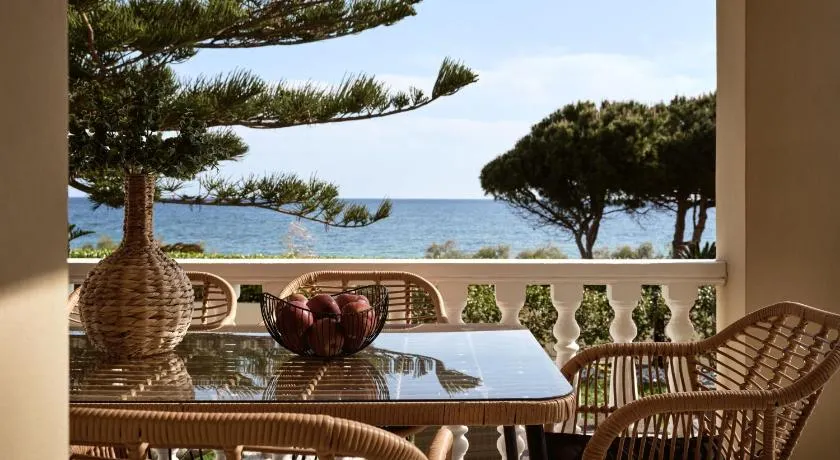 Sea Elegance Villa - On the Beach, by ZanteWize - Image 1