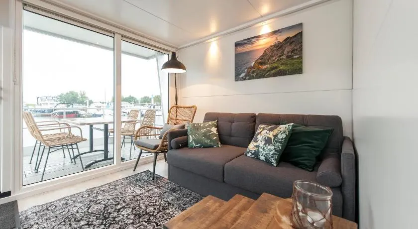 Tiny floating house, Mallorca - Image 1