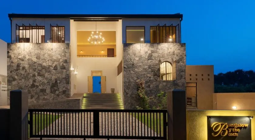 Bungalow By The Beach - Image 1