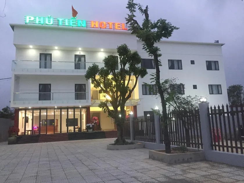 Phu Tien Hotel - Image 1