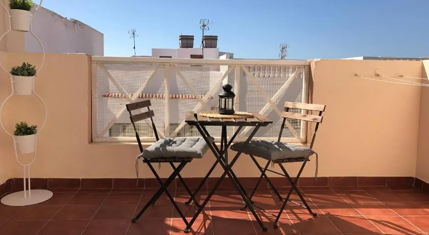 Casa de férias 'Luminoso Ático En Arrecife' com terraço privado e Wi-Fi - Image 1