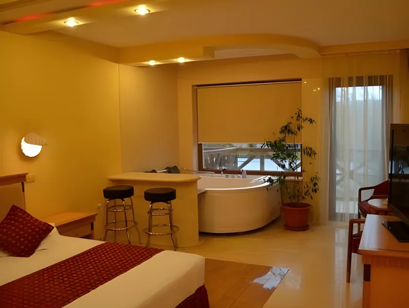Hotel La Scoica Land - Image 1