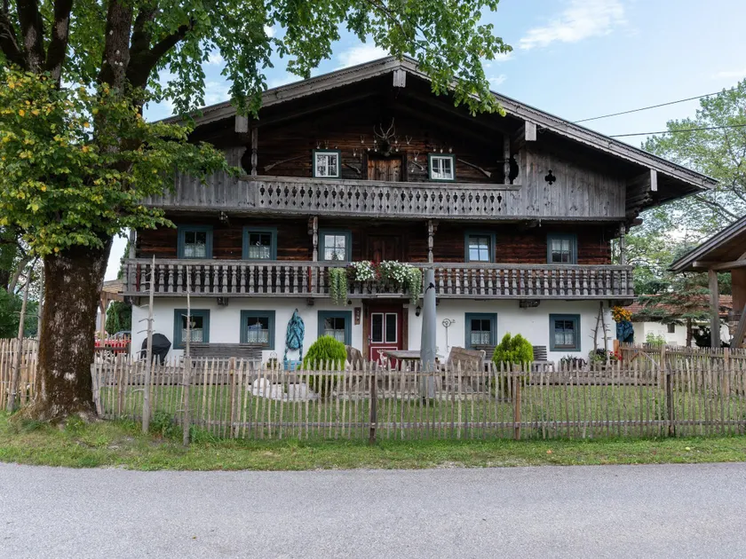 Historic farmhouse 200 years old meets new - Image 1