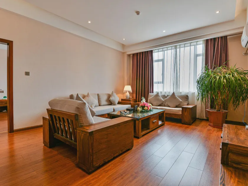 Yu Wan Hotel - Image 1