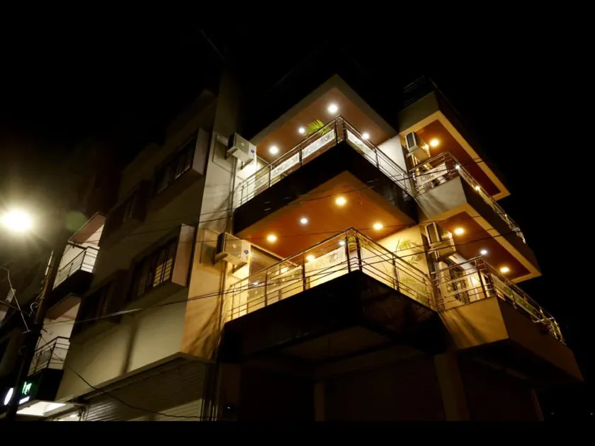 Hotel Tulsi Inn - Image 1