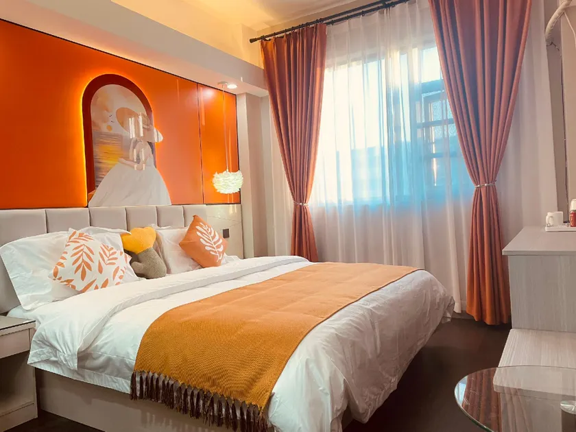 Snail House Hotel (Luoyang Railway Station David World Branch) - Image 1