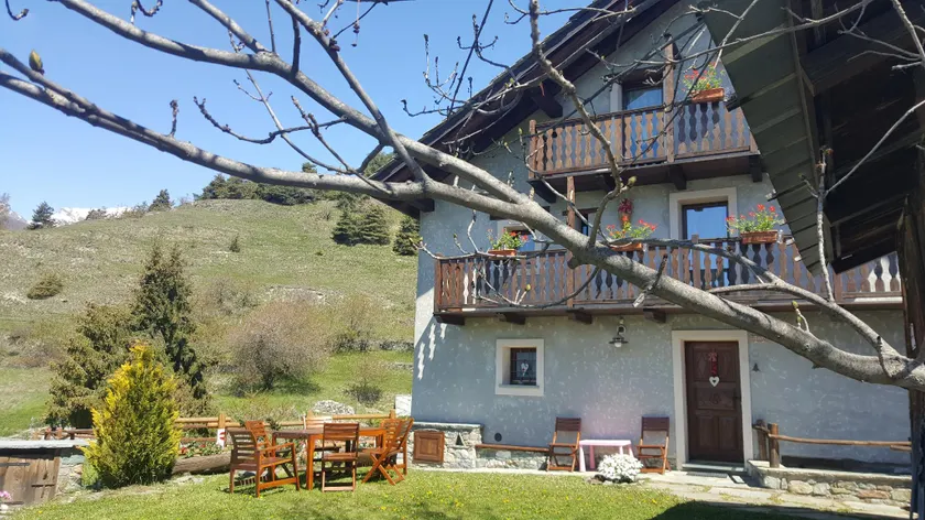 Villa with panoramic view - Image 1