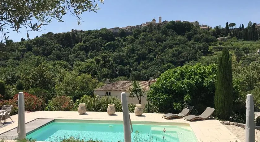 Bastide Nomade - guest house - Image 1