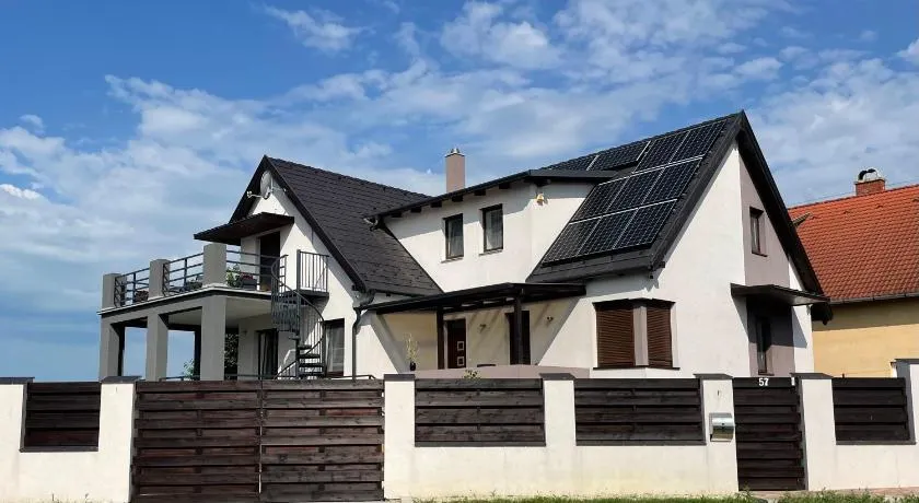 Szépkilátás Apartman Balatonfőkajár - Image 1