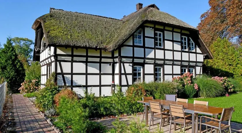 Reetdachfachwerkvilla am Wiesengrund - Image 1