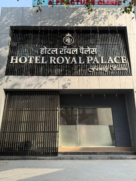 Hotel Royal Palace - Image 1