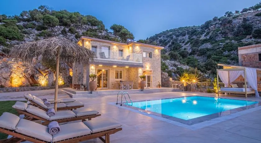 Villa petros, luxe villa met privé zwembad - Image 1