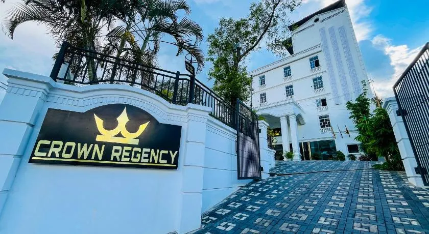 CROWN REGENCY- BADULLA - Image 1