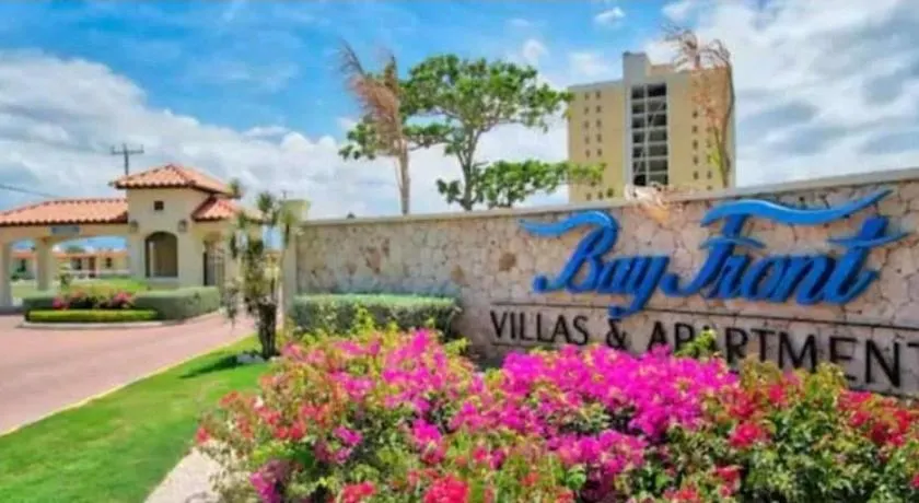 Apartment Sleeps 6 with Pool Access - Image 1