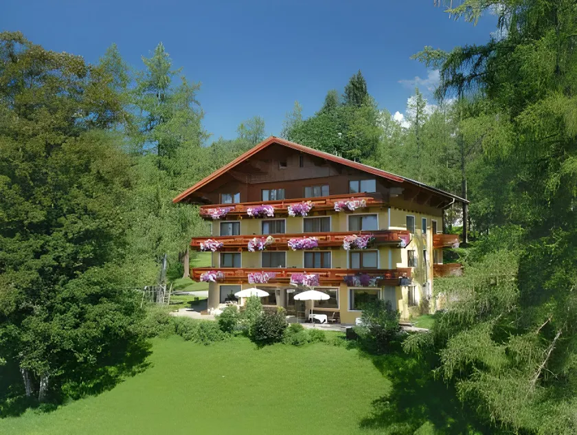 Hotel Rösslhof 4 Star Superior - Image 1