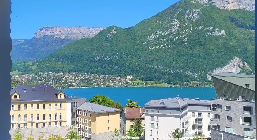 Le Tableau du Lac 507 - 2 bedrooms apartment with lake view terrace - Image 1