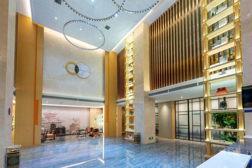Super 8 Select Hotel (Enshi Railway Station Airport Shop ) - Image 1