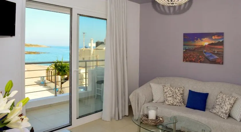 Meltemi Beach Apartments - Image 1