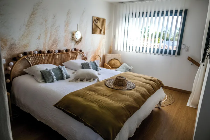 Suites by Aix Keys avec jacuzzi privatif 5 min des plages Fouras - Image 1