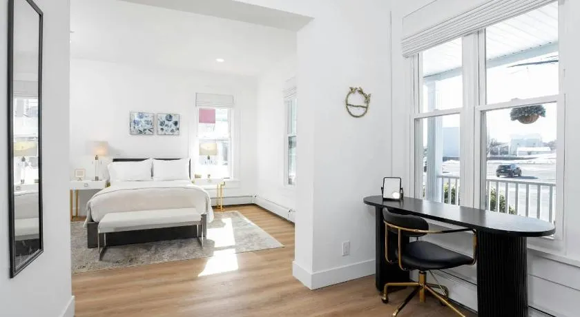 Harbor Haven, Apt #5, 3BR/2BA - Image 1