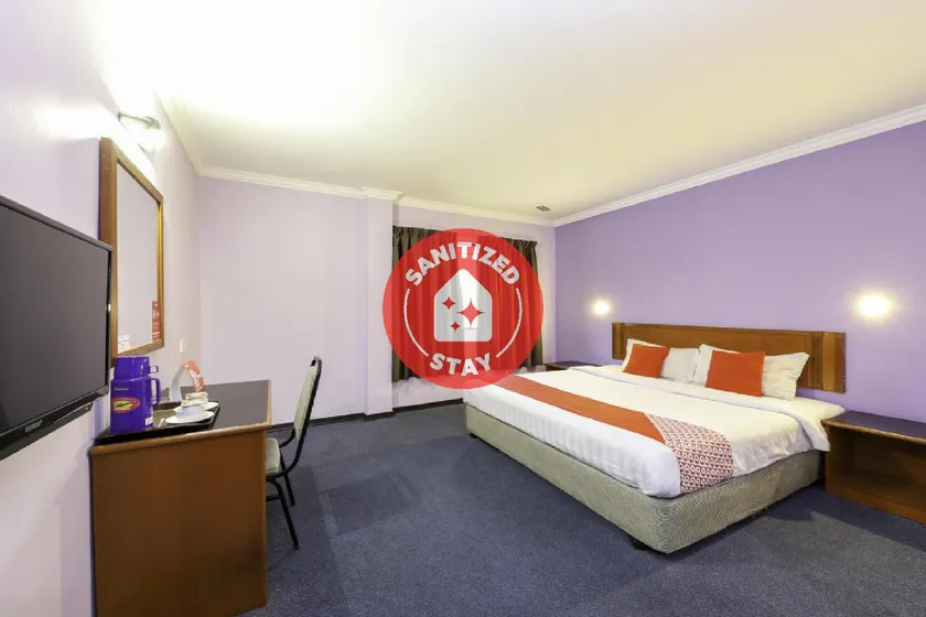 OYO 472 Comfort Hotel 1 - Image 1