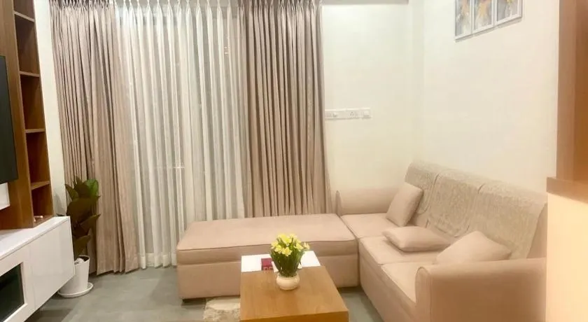 Luxury Studio Apartment - Image 1