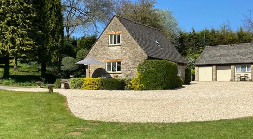 Far Hill Cottage - Image 1