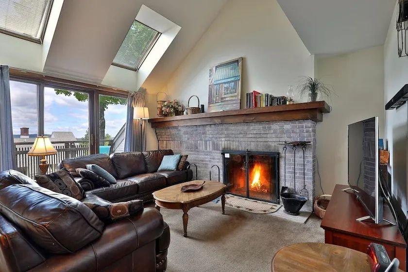 Appartement en copropriété adapté aux familles avec sauna, terrasse et piscine chauffée | Vue montagne - Image 1