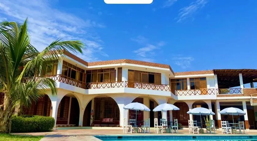 Hotel Cocos Inn - Image 1