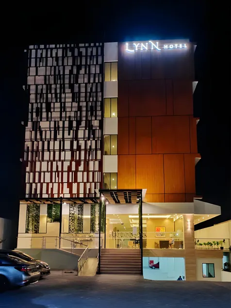 Lynn Hotel Mojokerto - Image 1