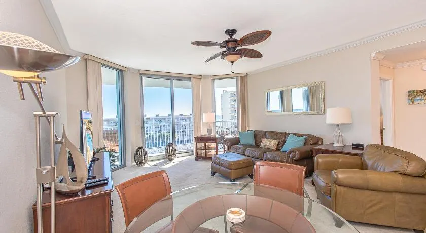 Emerald Dolphin unit 610 - Image 1