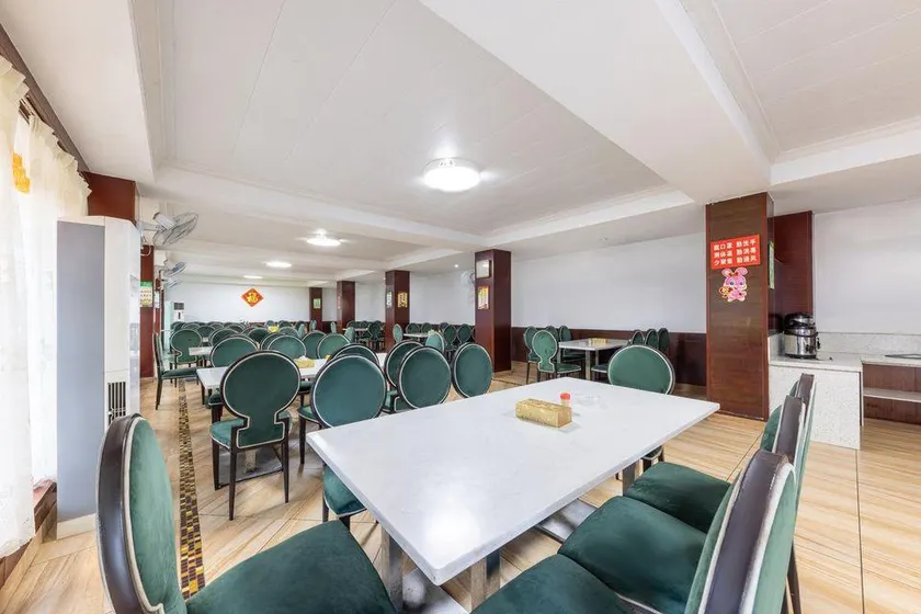 Yuexuan Hotel - Image 1