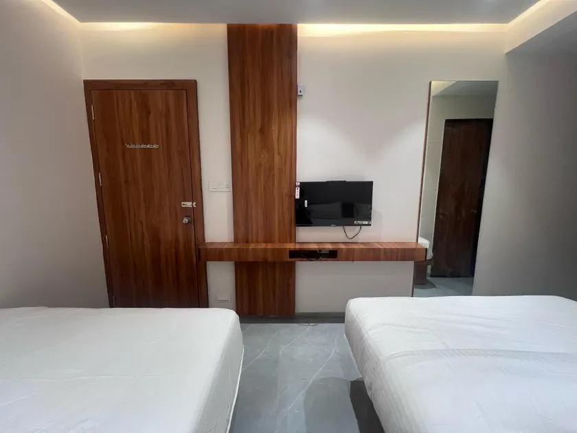 HOTEL RUDRAKSH - Image 1