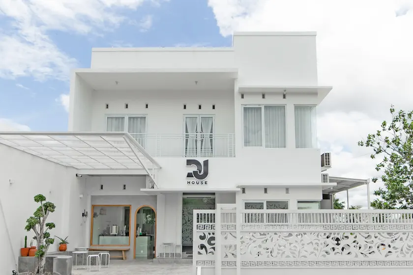 DJ HOUSE Yogyakarta - Image 1