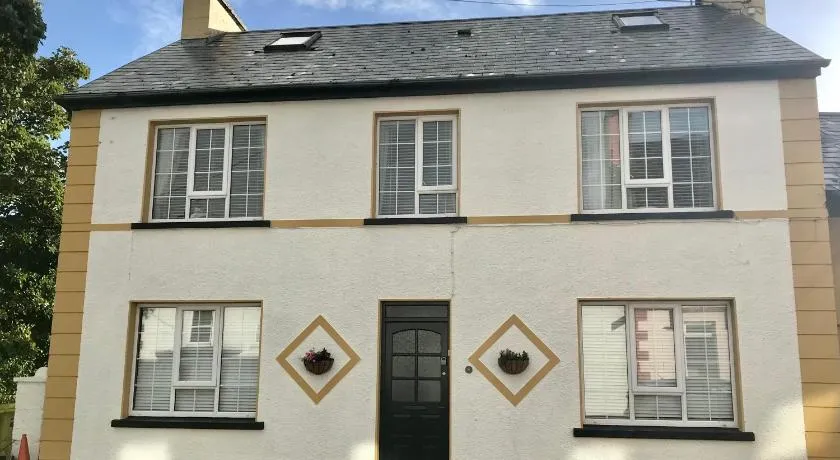 The Strand Road Guest House - Image 1