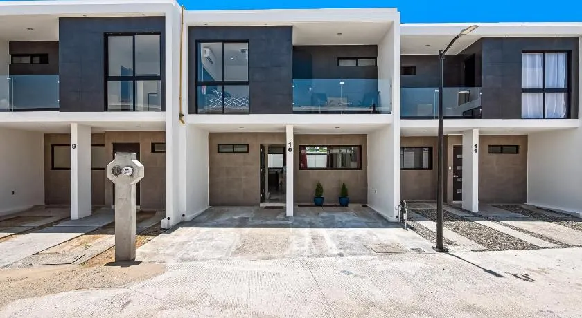 Porto Residencial, Unit 10 | Sunny house in Nuevo Vallarta with pool access - Image 1