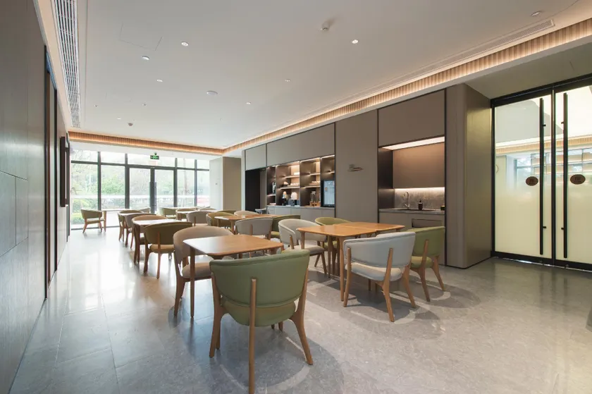 Ji Hotel Luoyang Powerlong Plaza - Image 1