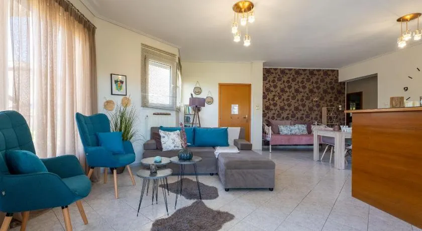 Estell’s sweet luxury house - Image 1