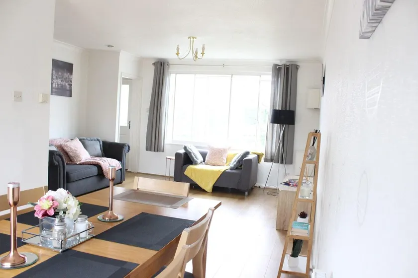 Private & Comfortable 2 Bedroom Home away from Home - Image 1
