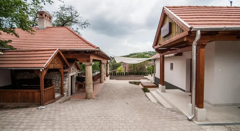 Zsirai Guest House - Image 1