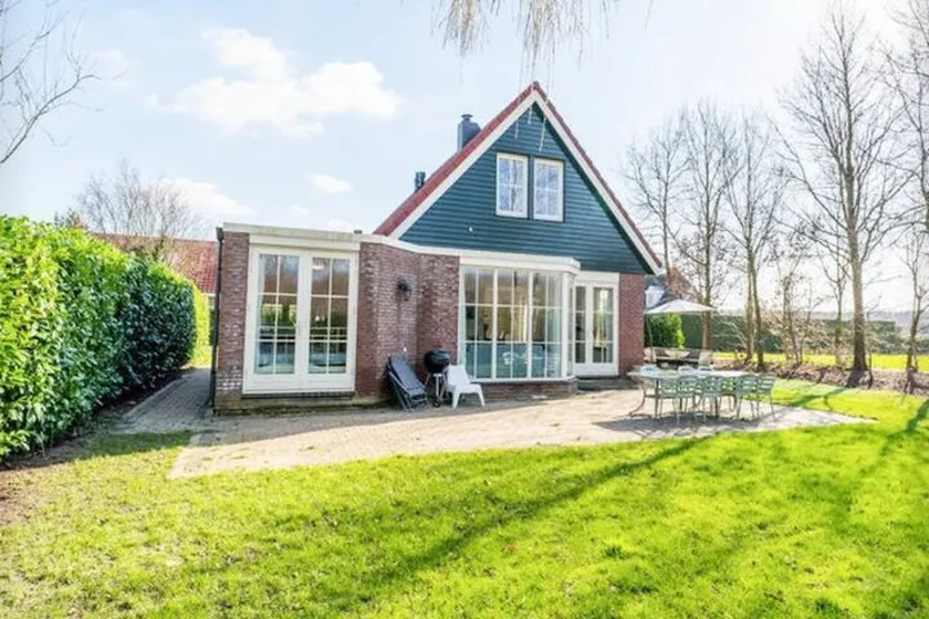 Comfort Villa for 8 People - Image 1