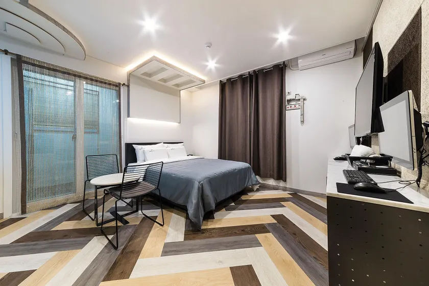 Ansan Hotel 727 - Image 1