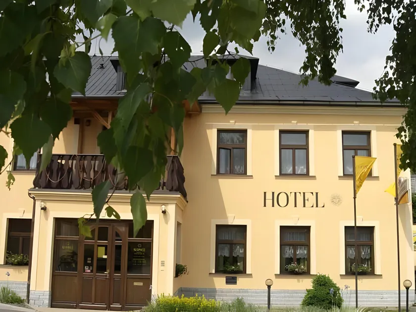 Hotel Slunce - wellness s bazénem, pivovar a bowling - Image 1