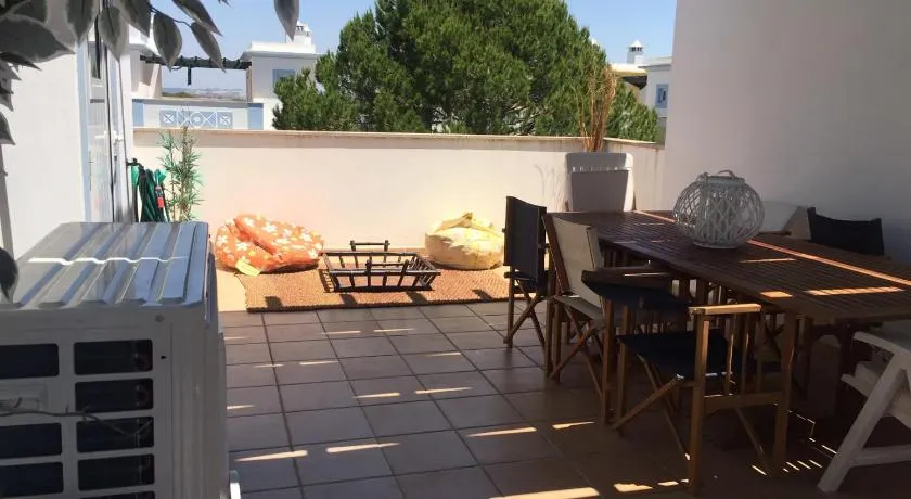 Garden Villa, Cosy House by the sea - Image 1