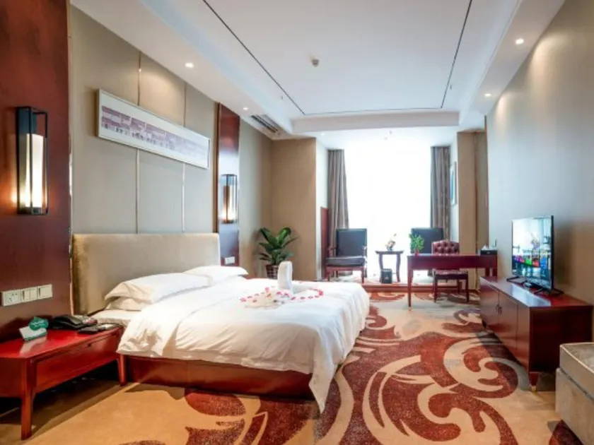 Arcadia Rong Yi Warmth Hotel - Image 1
