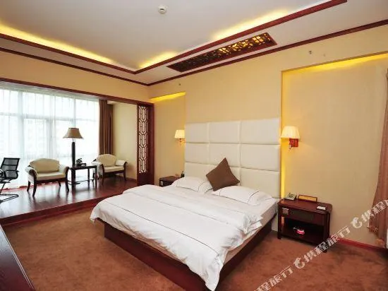Peninsula Hotel - Image 1
