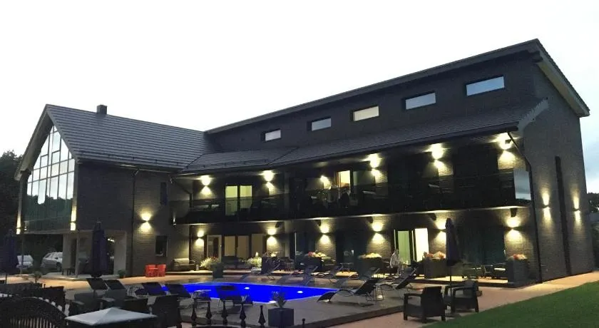 SKY Villa - Image 1